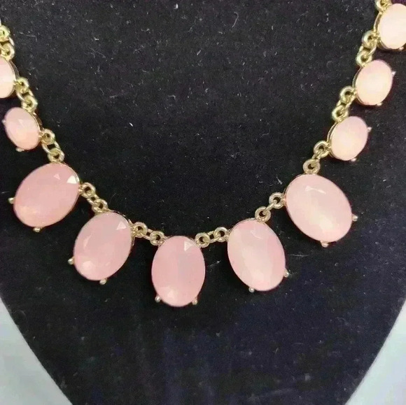Gold tone with pink stone necklace - Picture 2 of 3